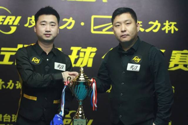 呈现出丰富 呈现出丰富