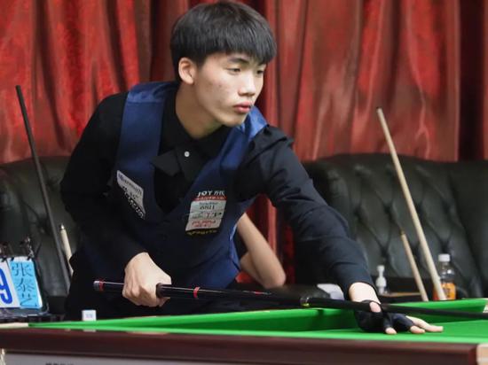 下载量与收 下载量与收